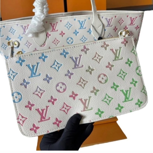 Louis Vuitton Handbags - LOUIS VUITTON 
VIP Louis Vuitton White Gradient Neverfull MM Beaute Tote & Pouch
